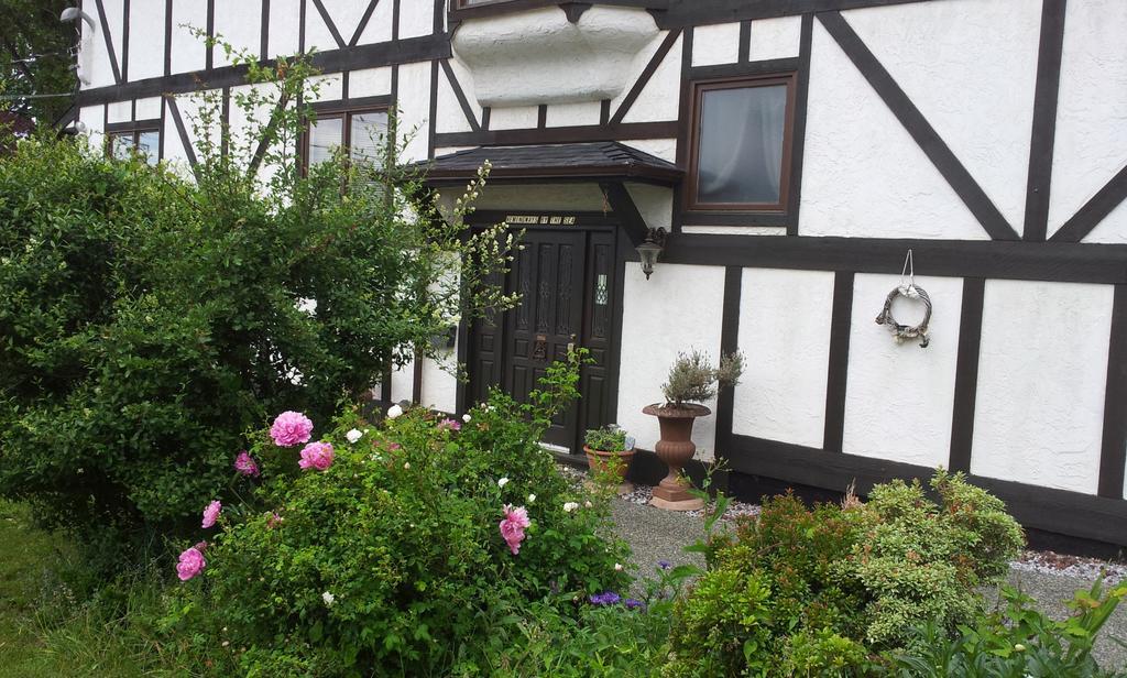 Bed and Breakfast Hemingway'S By The Sea Esquimalt Exterior foto