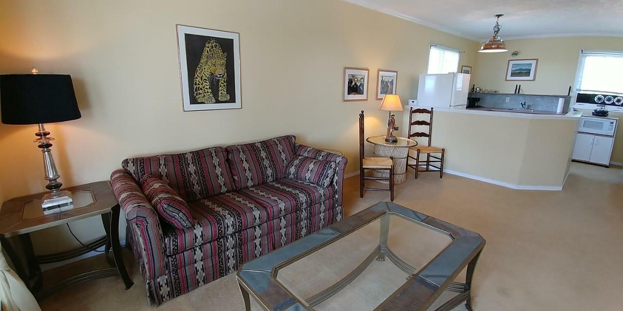 Bed and Breakfast Hemingway'S By The Sea Esquimalt Exterior foto